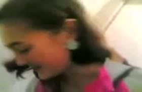 Казашка приложилась ротиком к длинному члену